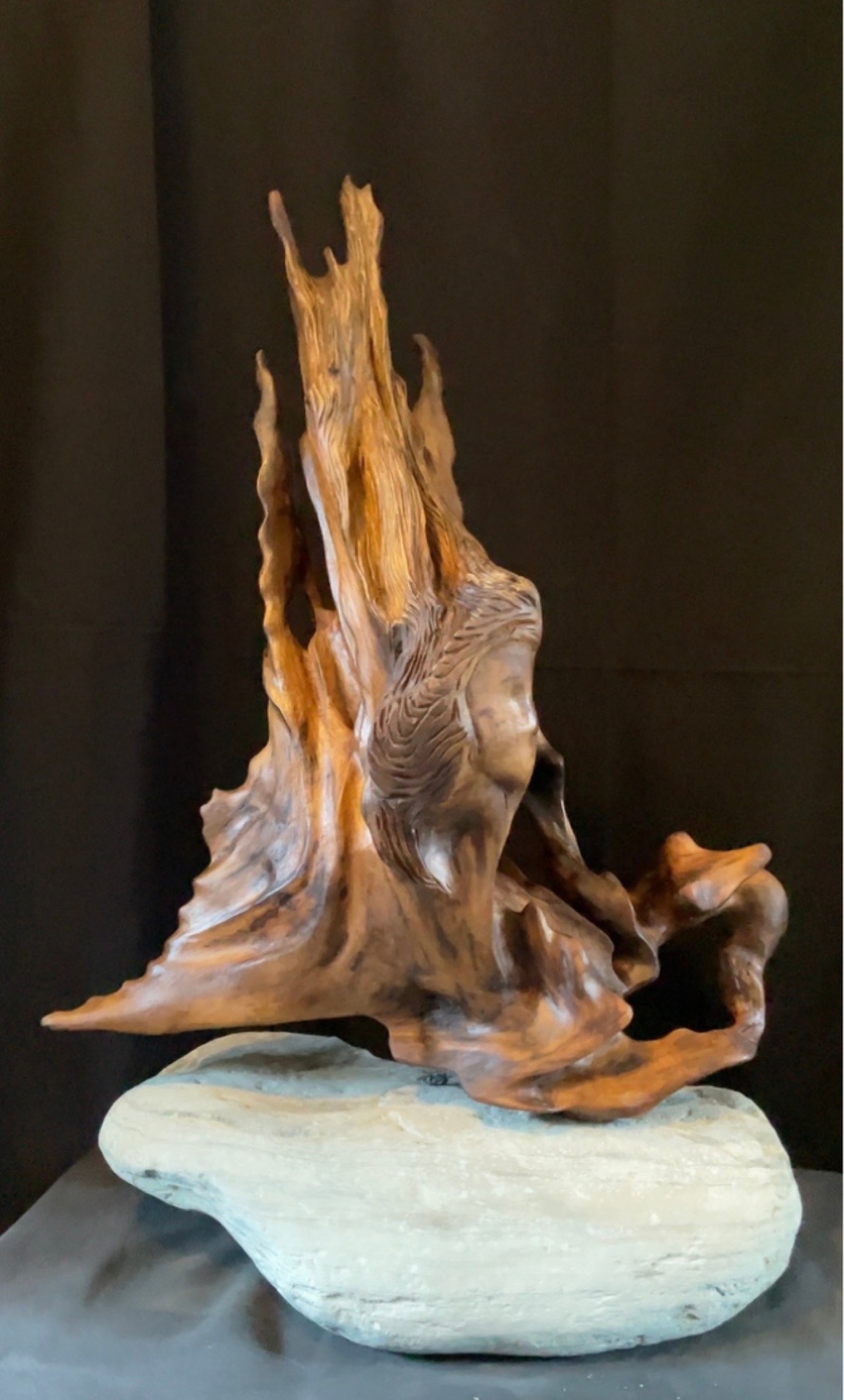 La serpiente de Eva — escultura en madera
